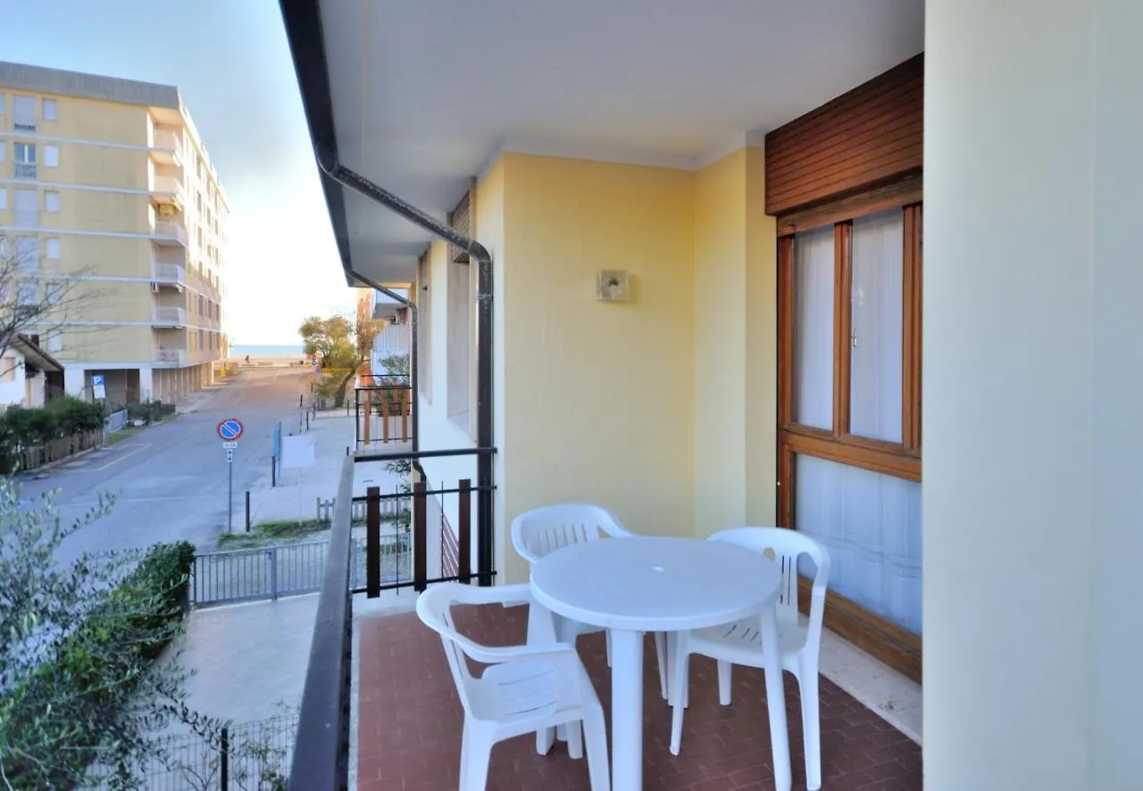 Bungalow Park Apartment Bibione Italy